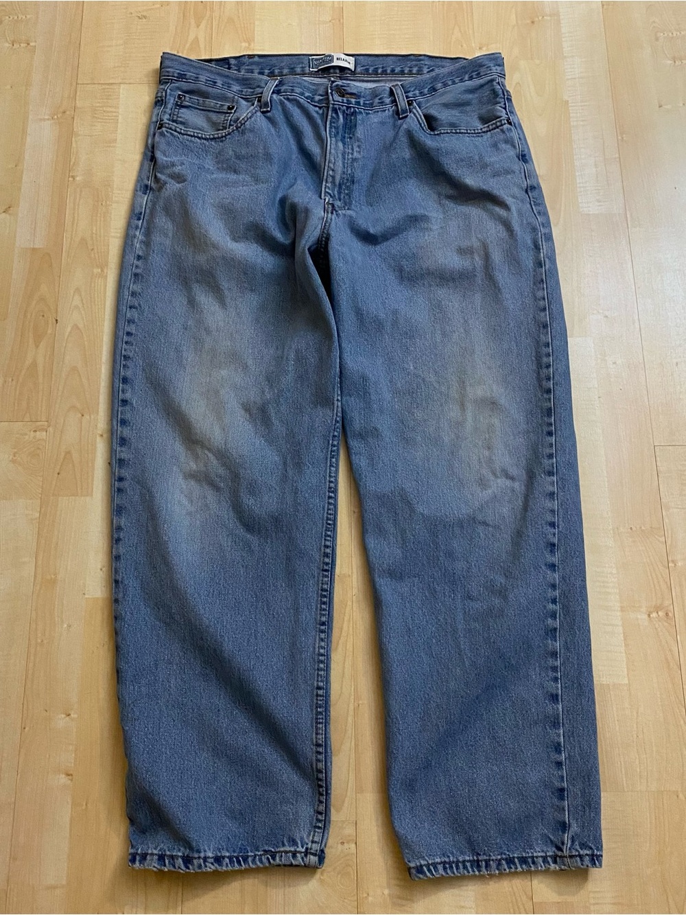 Levi’s Signature Men's 40 x 32 Relaxed Fit Blue Denim Jeans